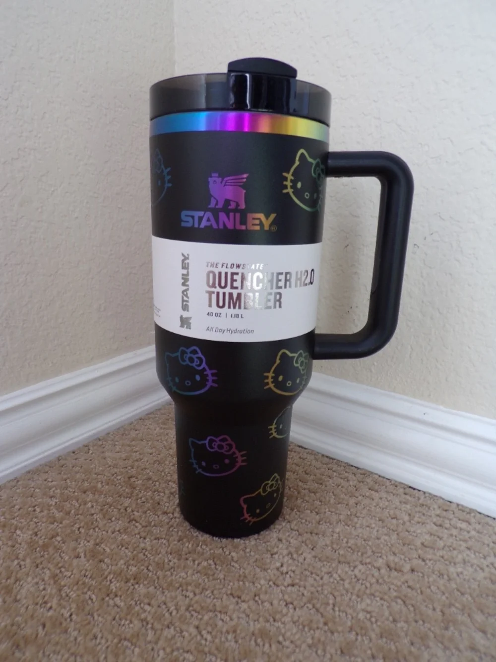 Stanley x Hello Kitty 40 oz Quencher H2.0 Rainbow Swirl Tumbler NWT